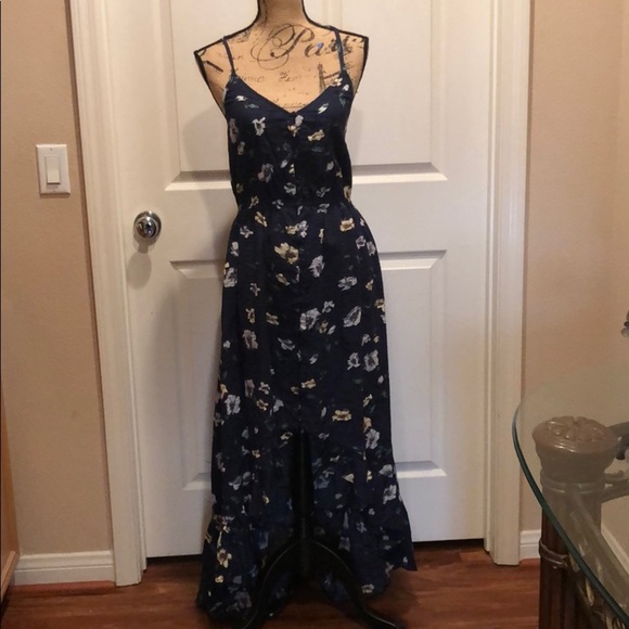 Dresses & Skirts - Navy blue floral print hi low dress